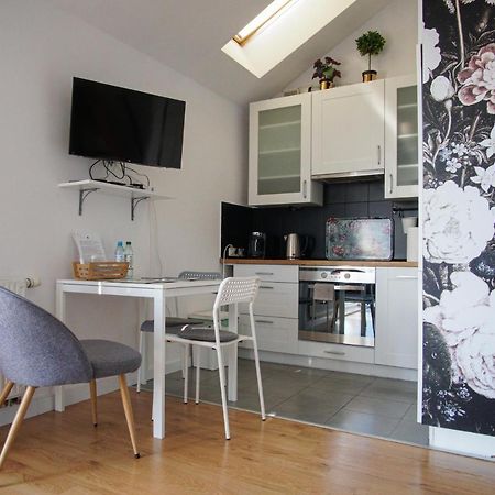 Timegoesslow Cozy Attic City Center Tychy Extérieur photo